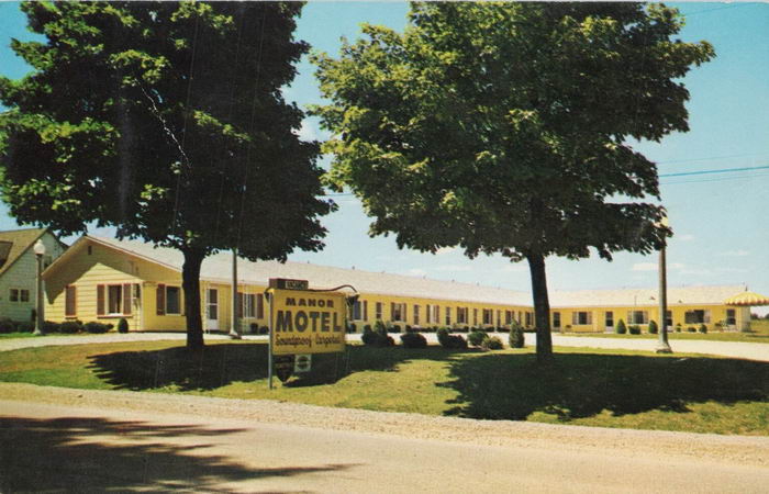 Manor Motel - Old Postcard Photo (newer photo)